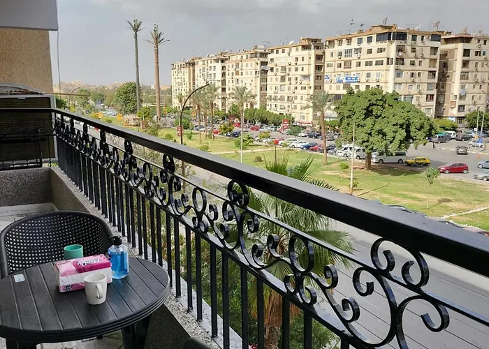 Entire 3Bdr Apartment At Prime Location With Wifi And Garden View Near Cai Airport